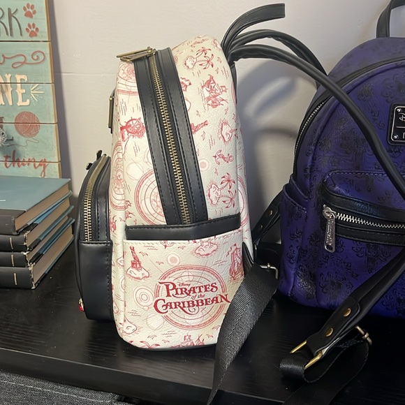 glow in the dark pirates of the caribbean disney parks loungefly backpack - Picture 4 of 4